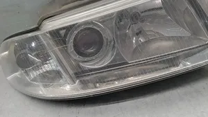 Audi A4 S4 B5 8D Lampa przednia 8D0941004AK