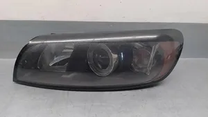 Volvo C30 Phare frontale 30657168