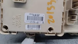 Toyota Corolla Verso AR10 Module de fusibles 892210F010