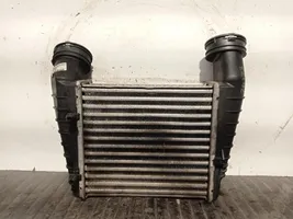 Volkswagen PASSAT B5 Chłodnica powietrza doładowującego / Intercooler 3B0145805D