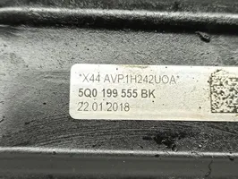 Volkswagen Golf VII Moottorin kiinnikekorvake 5Q0199555BK