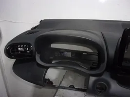 Toyota Yaris Armaturenbrett Cockpit 55313K0090C0