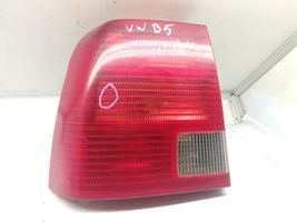 Volkswagen PASSAT B5 Lampa tylna 