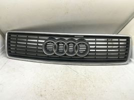 Audi 100 S4 C4 Grotelės viršutinės 