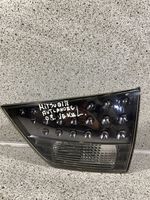 Mitsubishi Outlander Aizmugurējais lukturis pārsegā 
