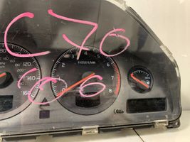 Volvo XC70 Speedometer (instrument cluster) 