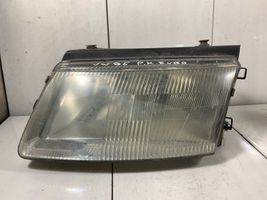 Volkswagen PASSAT B5 Lampa przednia 