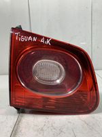 Volkswagen Tiguan Lampy tylnej klapy bagażnika 