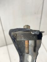 Audi A6 S6 C4 4A Supporto di montaggio del parafango 4A0121273A