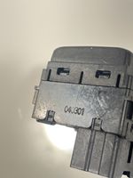 Nissan X-Trail T30 Przycisk regulacji lusterek bocznych 040301
