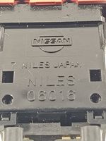 Nissan Qashqai Interrupteur feux de détresse 06016