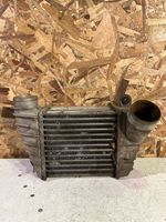 Audi TT Mk1 Prowadnica powietrza intercoolera 8L9145806B