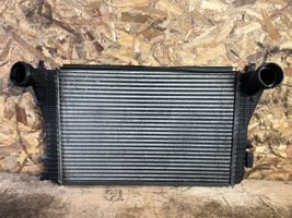 Volkswagen Touran I Guía de aire del intercooler 1K0145803A