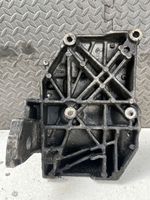 Volkswagen PASSAT B5.5 Staffa di montaggio del compressore dell’A/C 038260885C