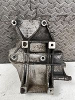 Audi A4 S4 B5 8D Staffa di montaggio del compressore dell’A/C 058260885