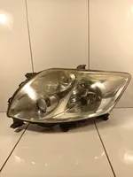 Toyota Auris 150 Lampa przednia 8115002470