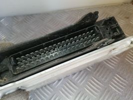 Audi V8 Dzinēja vadības bloks 441907557E