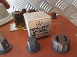 Mercedes-Benz W123 Compteur de vitesse tableau de bord 87001123