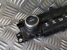 Toyota Hilux VIII Gaisa kondicioniera / klimata kontroles / salona apsildes vadības bloks (salonā) 559000KB10