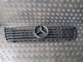 Mercedes-Benz Sprinter W901 W902 W903 W904 Grotelės viršutinės 9018880123