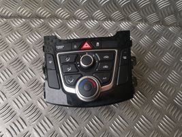 Hyundai i30 Panel klimatyzacji 97250A6040GU