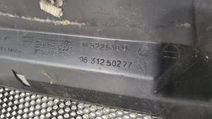 Peugeot 406 Etupuskurin ylempi jäähdytinsäleikkö 4852263016