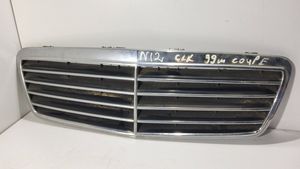 Mercedes-Benz CLK A208 C208 Grille calandre supérieure de pare-chocs avant 771500002