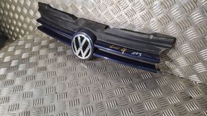 Volkswagen Golf IV Etupuskurin ylempi jäähdytinsäleikkö 1E0853655