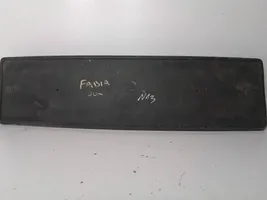 Skoda Fabia Mk1 (6Y) Ramka przedniej tablicy rejestracyjnej 6Y0807287