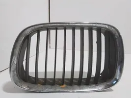 BMW 5 E39 Front grill 8159311