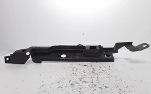 Opel Corsa D Supporto di montaggio del parafango 13266903