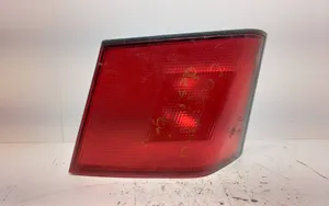 Mitsubishi Carisma Luces portón trasero/de freno MB1952170