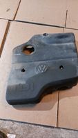 Volkswagen Golf III Couvercle cache moteur 028103935F