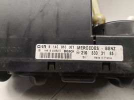 Mercedes-Benz E W210 Ilmastointi-/lämmityslaitteen säätimen kehys 