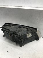 Volvo V70 Lampa przednia 1090025