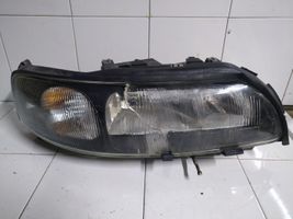 Volvo V70 Lampa przednia 89007908