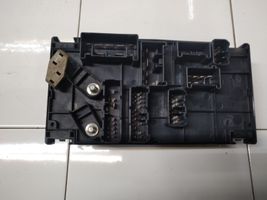 Subaru Outback Módulo de fusible 82241AG000