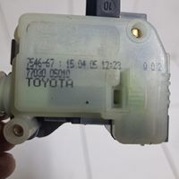 Toyota Avensis T250 Siłownik klapki wlewu paliwa 7703005010