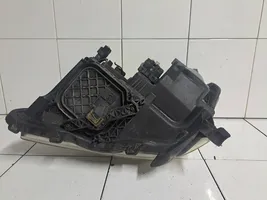 Toyota Avensis T250 Phare frontale 35106