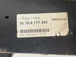 BMW 5 E60 E61 Priekinis sustiprinimas bamperio 31106777362