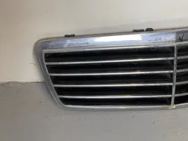 Mercedes-Benz CLK A208 C208 Grille calandre supérieure de pare-chocs avant 771500002