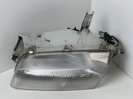 Mazda 323 Lampa przednia 11061700