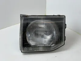 Mitsubishi Pajero Lampa przednia 11037747