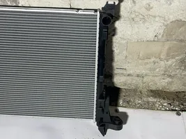 Opel Vivaro Radiateur de refroidissement 