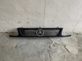 Mercedes-Benz Vito Viano W638 Grille calandre supérieure de pare-chocs avant 