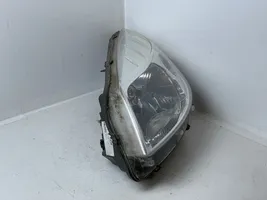 Dacia Sandero Lampa przednia 8200733878