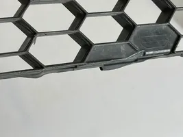 Mitsubishi Pajero Sport II Grille inférieure de pare-chocs avant 6402A124