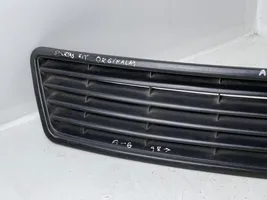 Audi A6 S6 C5 4B Maskownica / Grill / Atrapa górna chłodnicy 