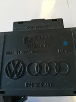Audi 80 B1 Oro srauto matuoklis 074906461