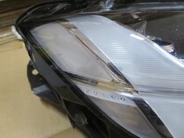 Volvo S90, V90 Lampa przednia 32228683